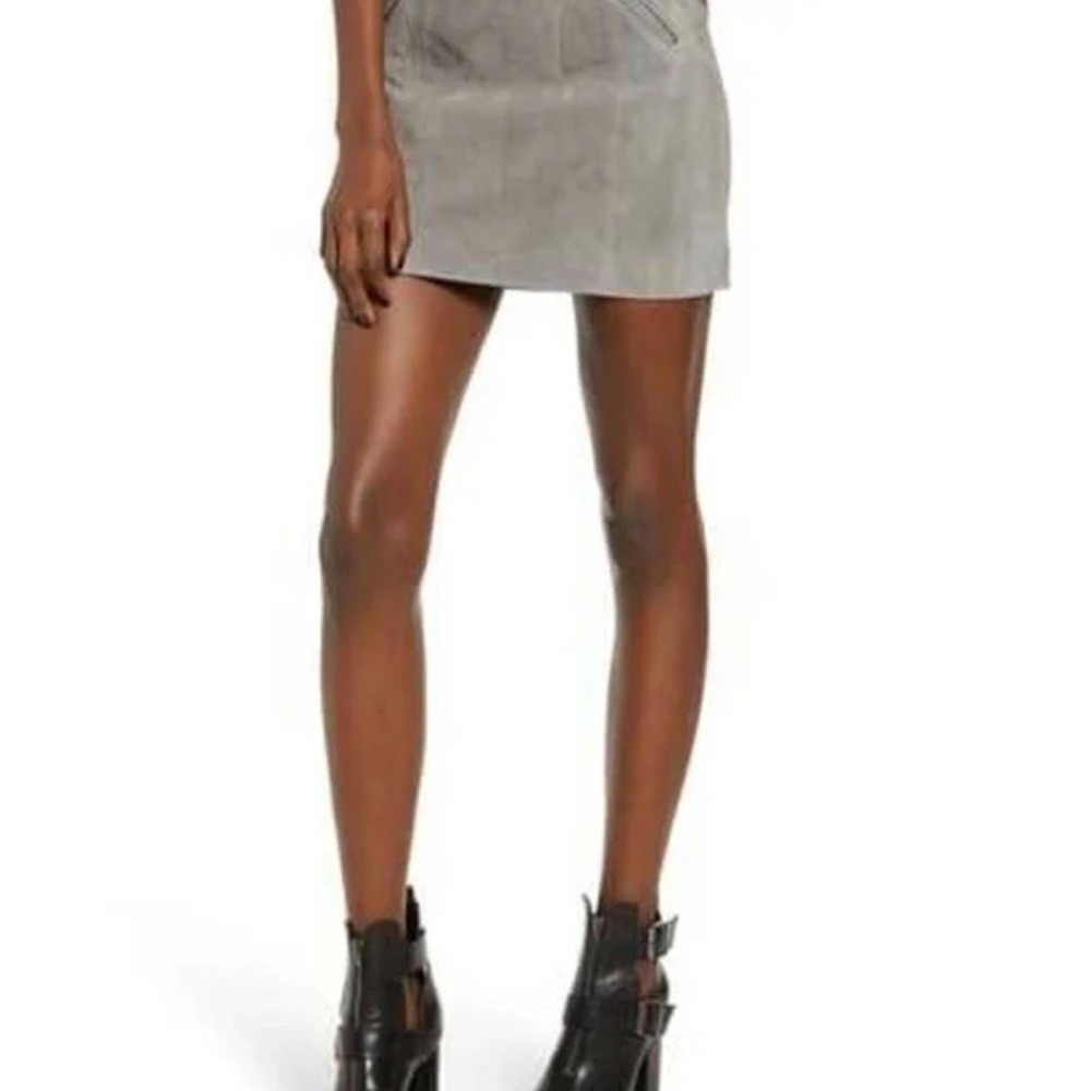 Blanknyc Suede Mini Skirt in Soft Fog, size 30‎